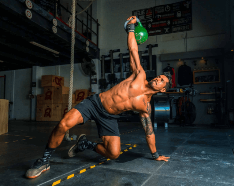 8 Useful Tips To Burn Fat and Build Muscle