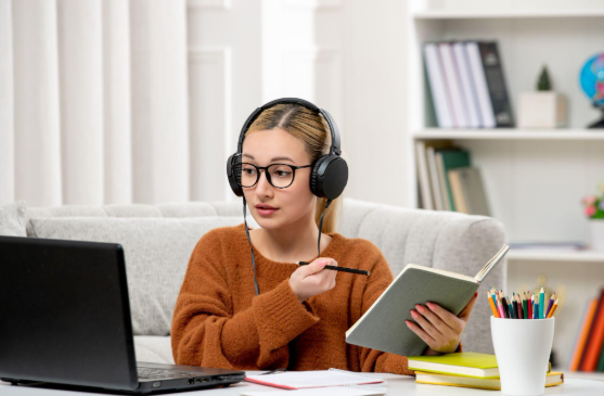 How IB English Tutors Improve Critical Thinking and Academic Writing Skills